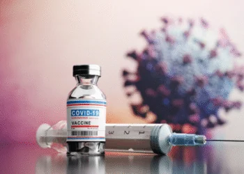 Cinco anos da vacinação contra a covid revelam queda na cobertura no Sul de Minas