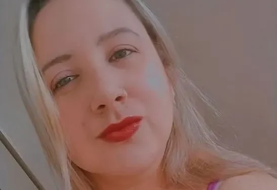 Mulher é morta a facadas pelo companheiro