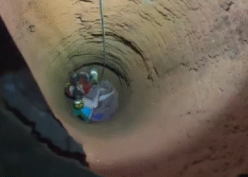 Idosa cai em cisterna de 13 metros