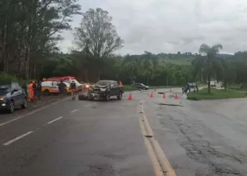 Tragédia na MGC-267: filho presencia MORTE da MÃE em acidente