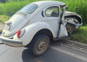 Idoso fica ferido em acidente entre veículos na MG-050