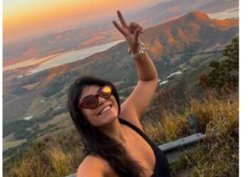 VÍDEO: Carmelitana viraliza com registro ao lado da bateria da Unidos da Tijuca