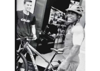 VÍDEO | Carmelitano Diego Bueno vira destaque no Instagram e ganha bicicleta após viralizar