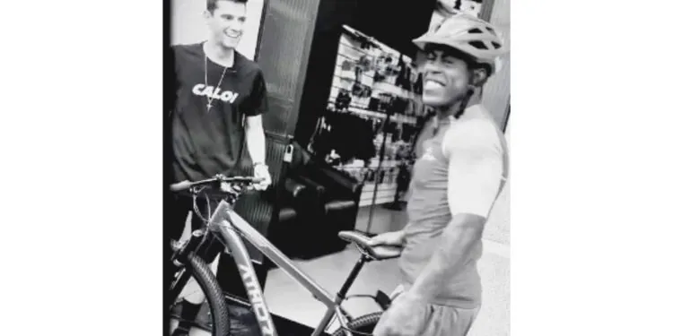 VÍDEO | Carmelitano Diego Bueno vira destaque no Instagram e ganha bicicleta após viralizar