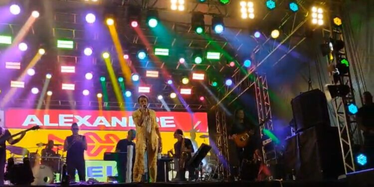 VÍDEO| Alexandre Peixe anima terceiro dia do Carmo Folia; veja os melhores momentos