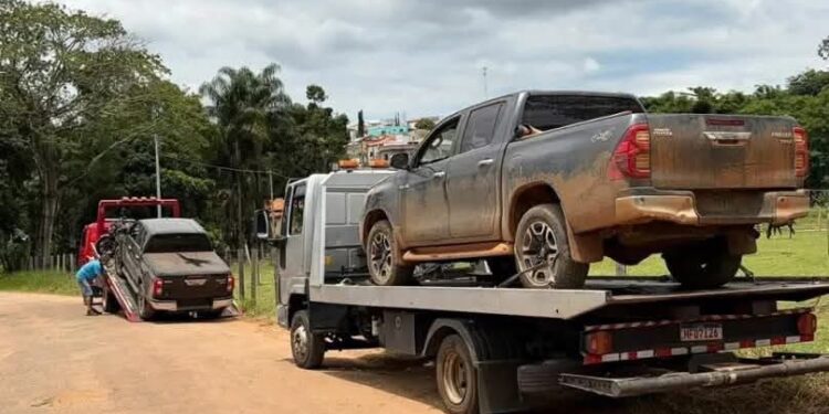 Polícia Militar recupera duas Hilux furtadas em MG