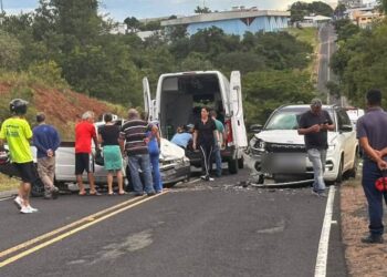 Colisão entre veículos deixa uma vítima fatal em São José da Barra (MG)