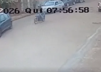 VÍDEO: Motociclista se envolve em acidente no Centro de Ilicínea