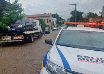 Sem CNH, motorista atinge quatro veículos e é preso