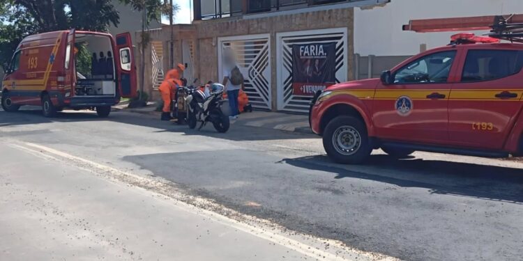Motociclista fica ferida após queda de motocicleta em Alfenas