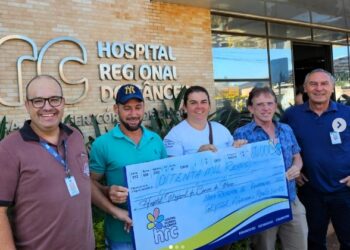 Casal de Nova Resende doa R$ 80 mil ao Hospital Regional do Câncer de Passos (MG)