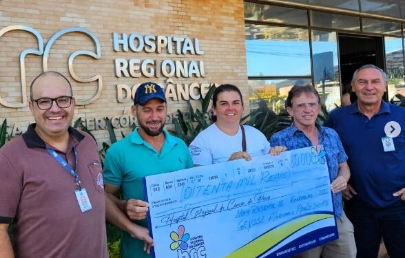 Casal de Nova Resende doa R$ 80 mil ao Hospital Regional do Câncer de Passos (MG)