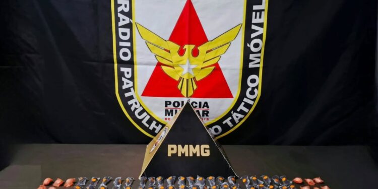 Tático Móvel intensifica ações contra o tráfico e apreende menores e drogas em Alfenas (MG)