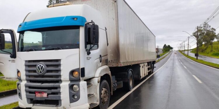 Polícia Militar apreende conjunto com mais de 125 multas na MGC-146