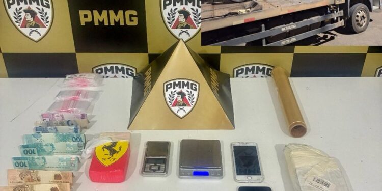 Jovem é preso por tráfico de drogas durante operação da Polícia Militar em Guaxupé (MG)