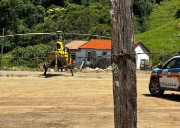 Suspeito abandona carro clonado e foge após perseguição na BR-267