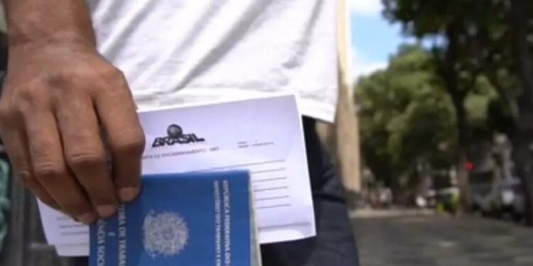 Demissões voluntárias crescem em Minas 