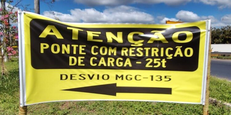 SINFERSI e FIEMG cobram do DNIT solução para restrição de carga na ponte da BR&365, em Pirapora (MG)