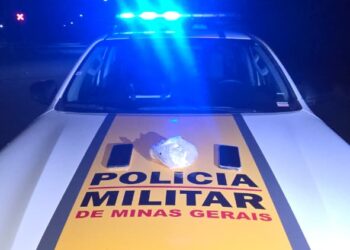 Suspeitos são presos pela PM Rodoviária com pasta base de cocaína na MGC-267