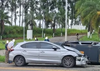 Acidente no trevo de Conceição da Aparecida deixa quatro feridos e levanta alerta sobre sinalização