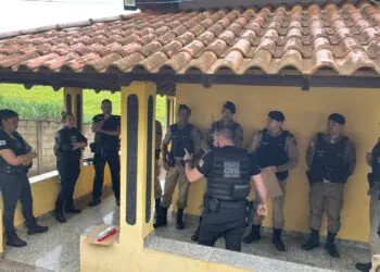 Operação policial em Areado prende quatro pessoas, apreende menor e fecha pontos ligados ao tráfico