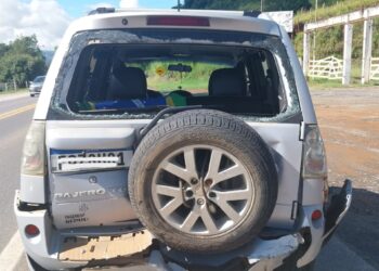 Criança de 9 anos fica ferida após colisão traseira na BR-459, em Piranguinho