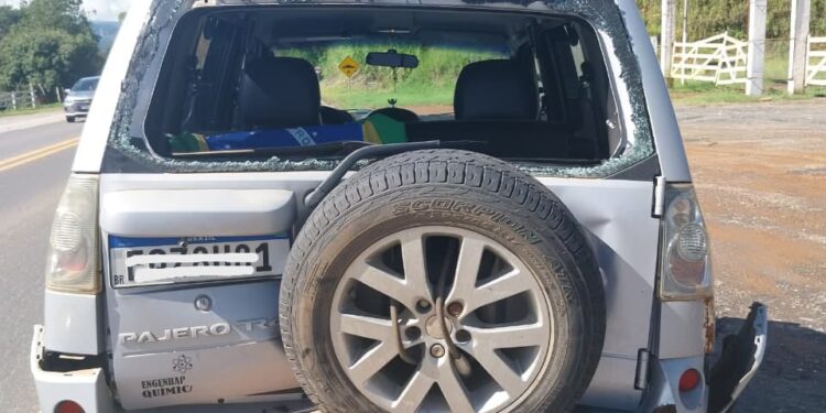 Criança de 9 anos fica ferida após colisão traseira na BR-459, em Piranguinho