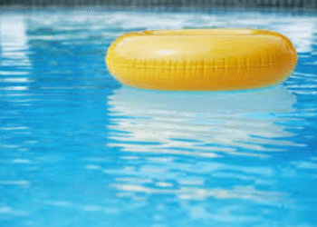 Criança de 3 anos morre após se afogar em piscina em Pouso Alegre