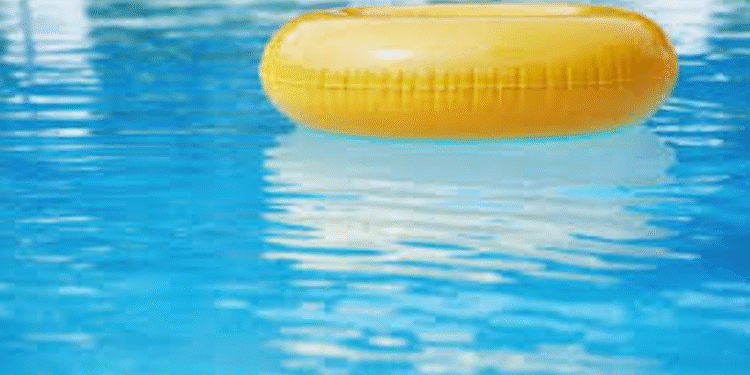 Criança de 3 anos morre após se afogar em piscina em Pouso Alegre
