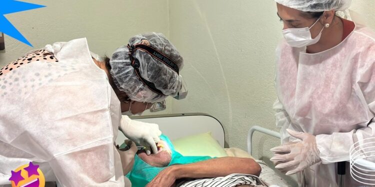 Atendimento odontológico domiciliar atende pacientes acamados em Carmo