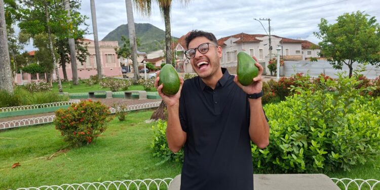 VÍDEO | De vídeos nas redes a espetáculo de stand-up: Rob Ferrero aposta no humor do “bacate”