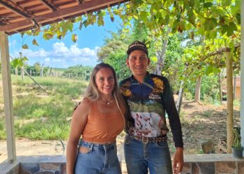 VÍDEO: Pedro Vaqueiro revive histórias de Mazzaropi ao lado de Rafaela