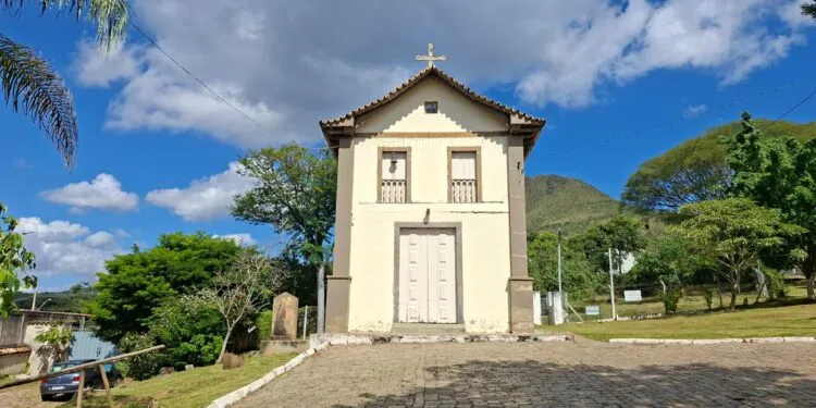 VÍDEO: Capela de Nosso Senhor dos Passos está interditada em Carmo do Rio Claro