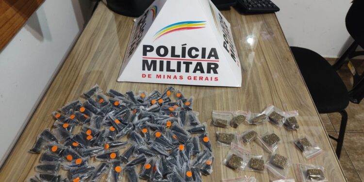 Operação da Polícia Militar apreende drogas e detém menor