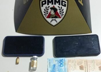 Homem é preso pela PM por tráfico de drogas em Alpinópolis (MG)
