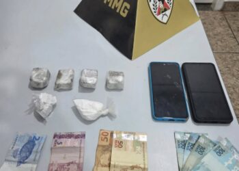 Veículo com drogas é interceptado em Alterosa; um adulto é preso e um menor apreendido