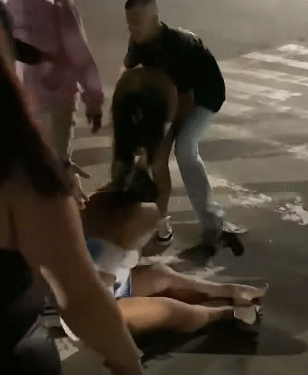 VÍDEO | Briga generalizada entre mulheres é registrada em via pública e chama atenção em Alterosa (MG)