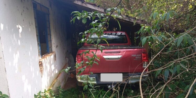 Polícia do Meio Ambiente recupera caminhonete furtada na zona rural de Alfenas