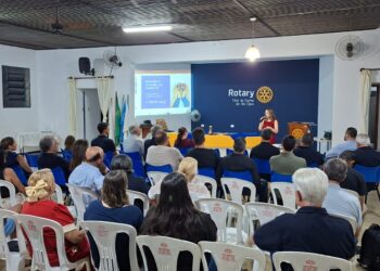 VÍDEO | Palestra sobre autismo no Rotary Club reforça a importância da inclusão no comércio em Carmo