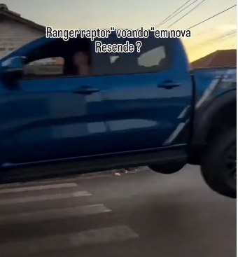 VÍDEO: Carro “voando” em cruzamento leva polícia a identificar condutor em Nova Resende; “era IA”, disse infrator