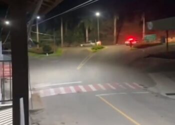 VÍDEO IMPRESSIONANTE | Mulher é presa após perseguição em alta velocidade no Sul de Minas