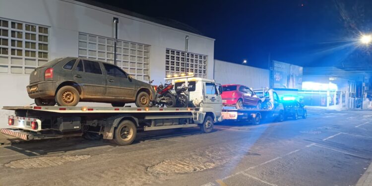 Polícia Militar realiza operação para reforçar fiscalização no trânsito em Alfenas (MG)