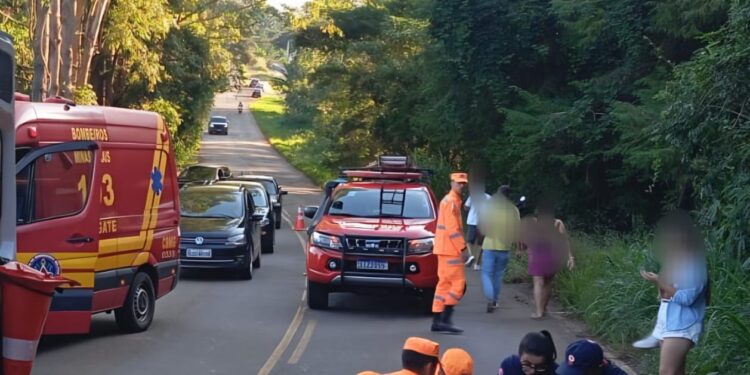 Queda de motocicleta entre Fama e Alfenas mobiliza bombeiros e SAMU