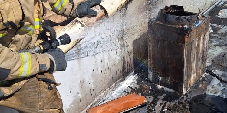 Curto-circuito causa incêndio em restaurante de Três Corações (MG)