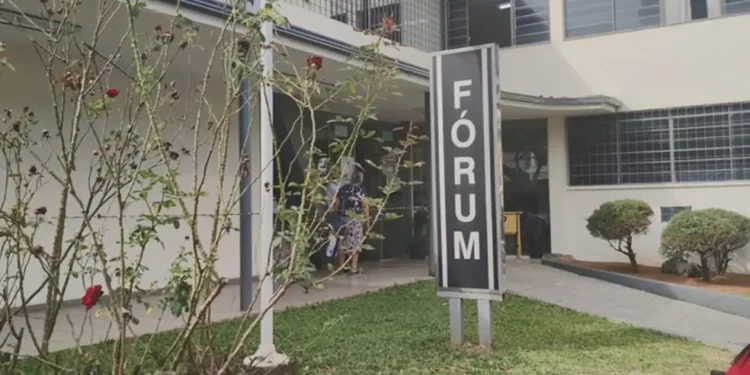 Mulher é condenada 25 anos de prisão por matar o próprio pai em cidade da região