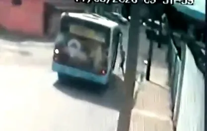 VÍDEO: Ônibus atinge pedestre e mobiliza resgate em Passos