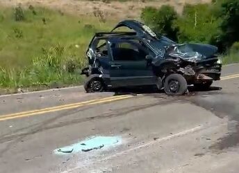 VÍDEO | Acidente com três veículos é registrado na MG-184, entre Conceição da Aparecida e Cavacos