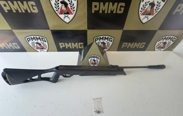 Polícia Militar prende foragido e arma de fogo em Conceição da Aparecida