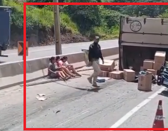 VÍDEO: Mulheres são presas enquanto saqueavam carga na Fernão Dias