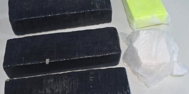 PM intensifica combate ao tráfico e apreende mais de 4 kg de drogas em Serrania